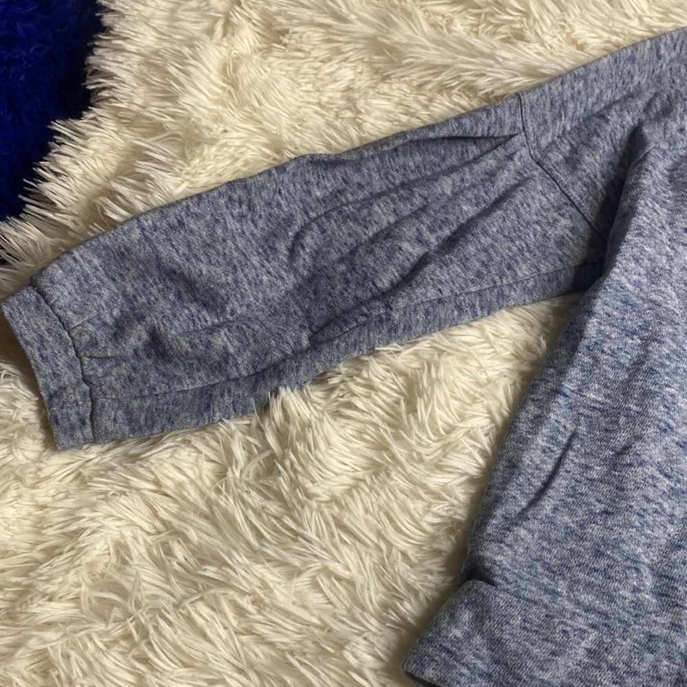 Gap Kid’s Blue Long Sleeve Heart Studded Sweatshirt Girl’s Size Medium - Picture 8 of 10